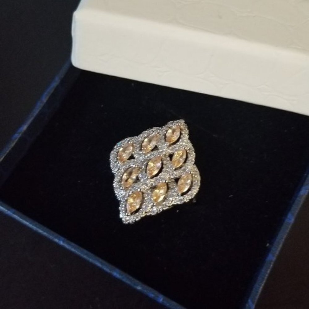 Swarovski Elements  Marquise Yellow stone Ring Women's size 7